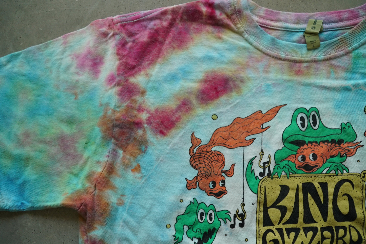 KGLW Fishie Hooks Tie Dye Tee