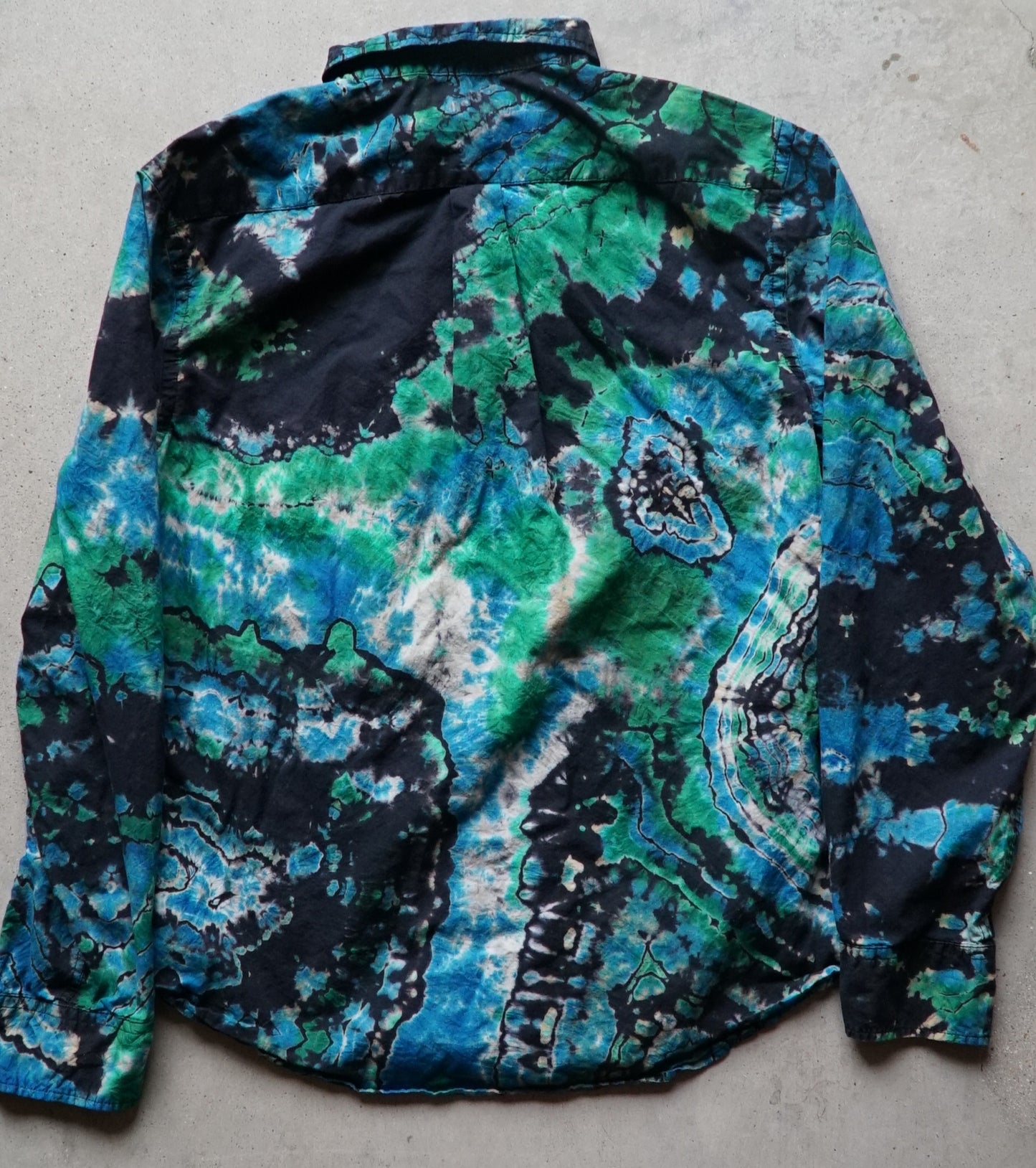 Old Navy Button-up Geode Tie Dye Shirt